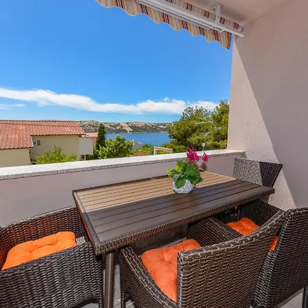 Apartments Amfora - Cozy And Modern Apartments For Up To 15 People, 100M From The Sea And Beach Stara Novalja Zewnętrze zdjęcie