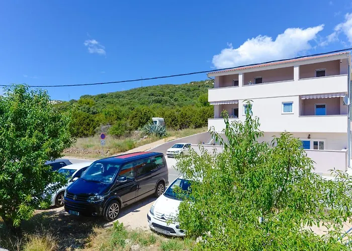 Apartments Amfora - Cozy And Modern Apartments For Up To 15 People, 100M From The Sea And Beach