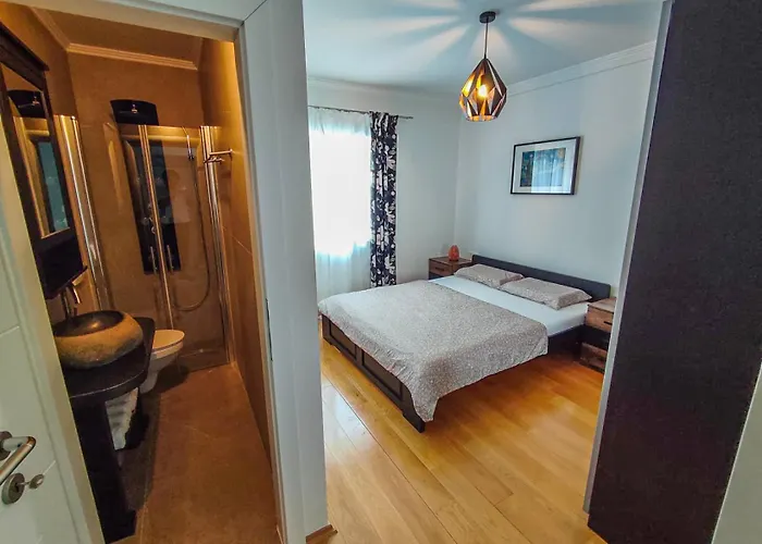 Apartments Amfora - Cozy And Modern Apartments For Up To 15 People, 100M From The Sea And Beach
