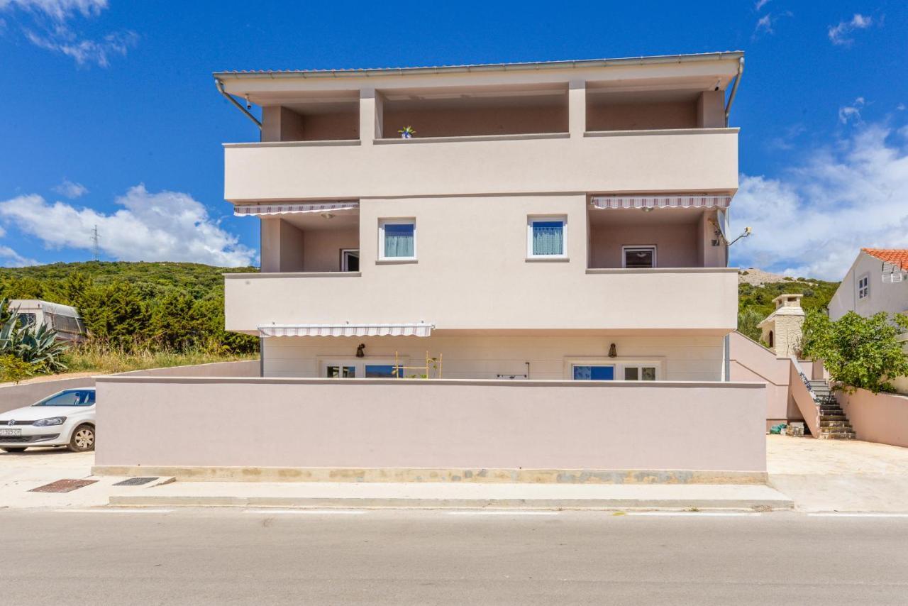 Apartment Amfora - Cozy And Modern For Up To 15 People, 100m From The Sea And *