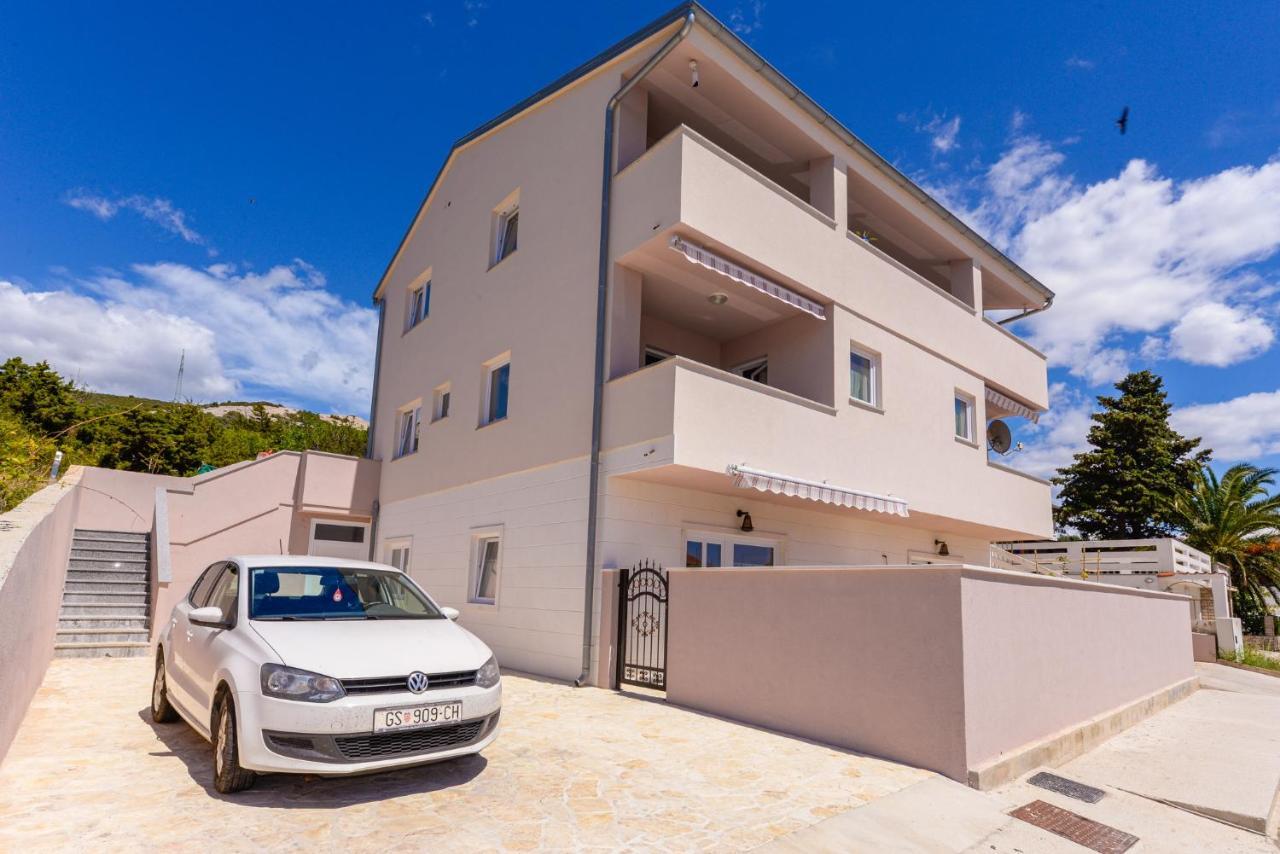 Apartment Amfora - Cozy And Modern For Up To 15 People, 100m From The Sea And