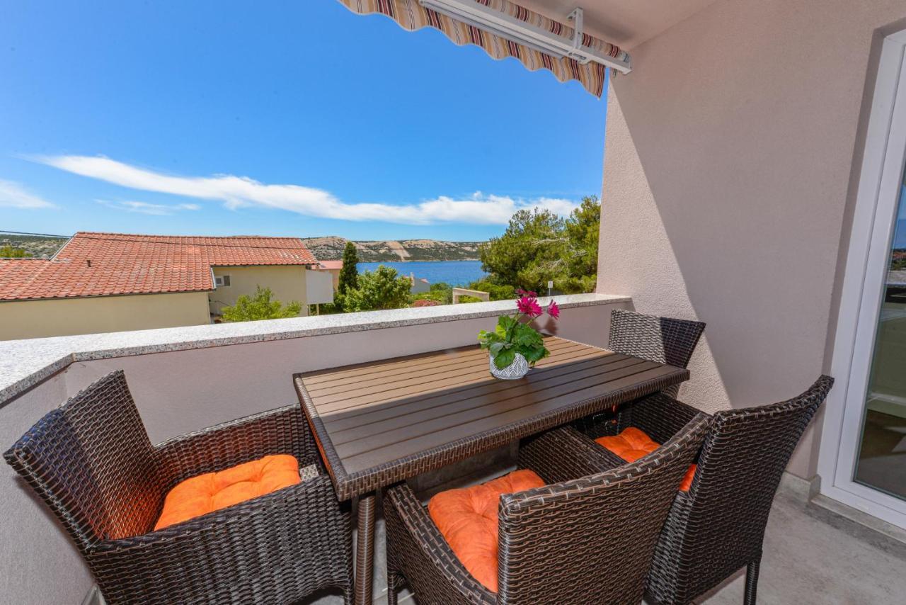 Apartment Amfora - Cozy And Modern For Up To 15 People, 100m From The Sea And Stara Novalja
