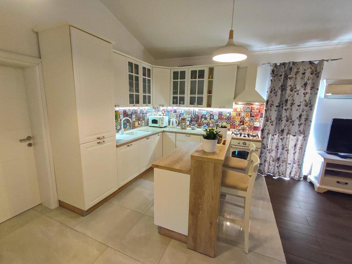 Amfora - Cozy And Modern For Up To 15 People, 100m From The Sea And Stara Novalja