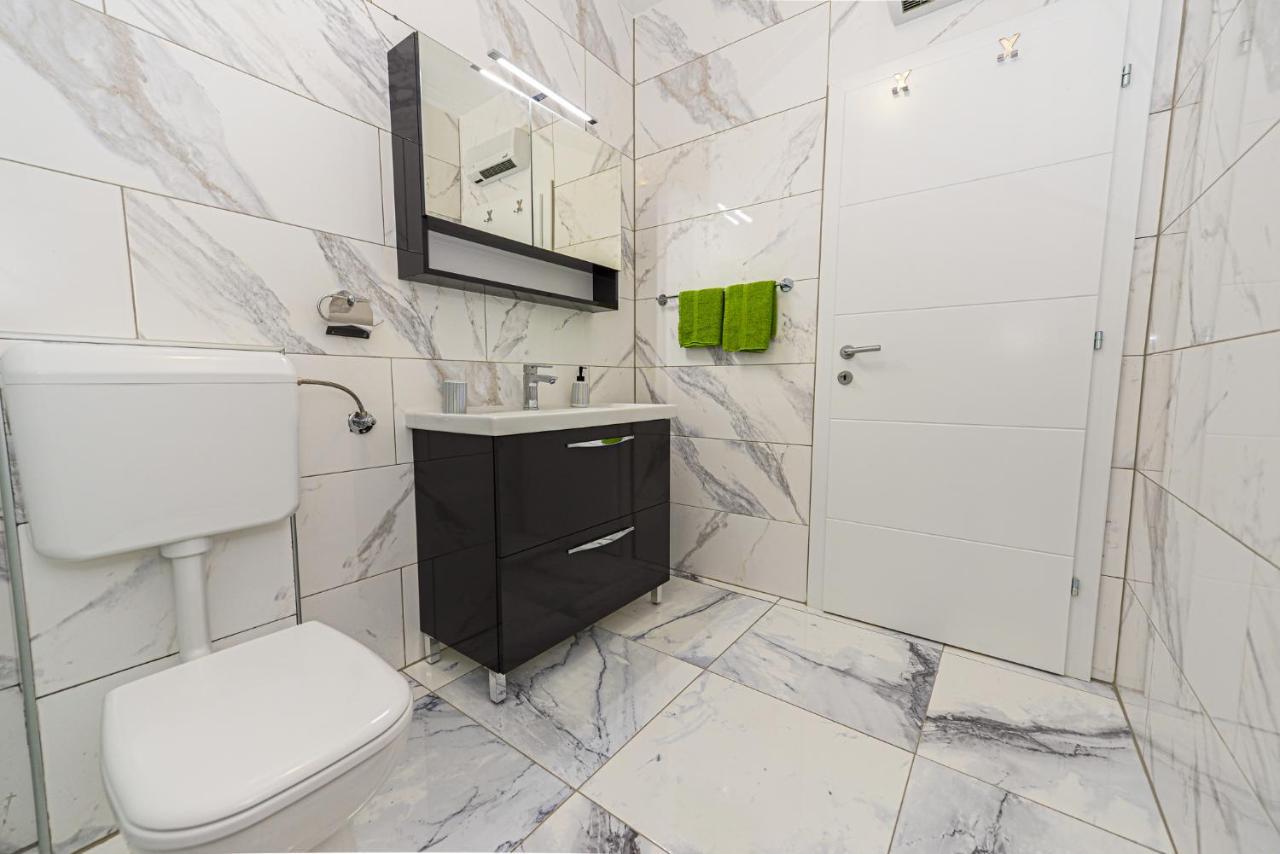 Amfora - Cozy And Modern For Up To 15 People, 100m From The Sea And Stara Novalja