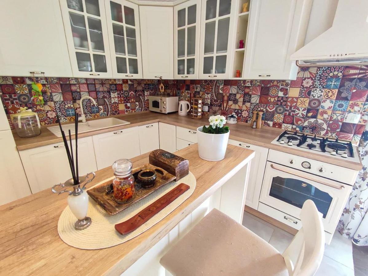 Apartment Amfora - Cozy And Modern For Up To 15 People, 100m From The Sea And