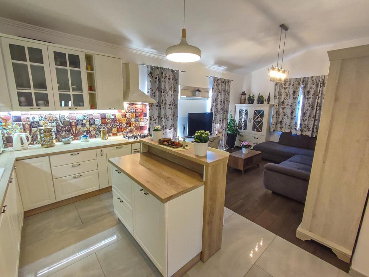 Amfora - Cozy And Modern For Up To 15 People, 100m From The Sea And