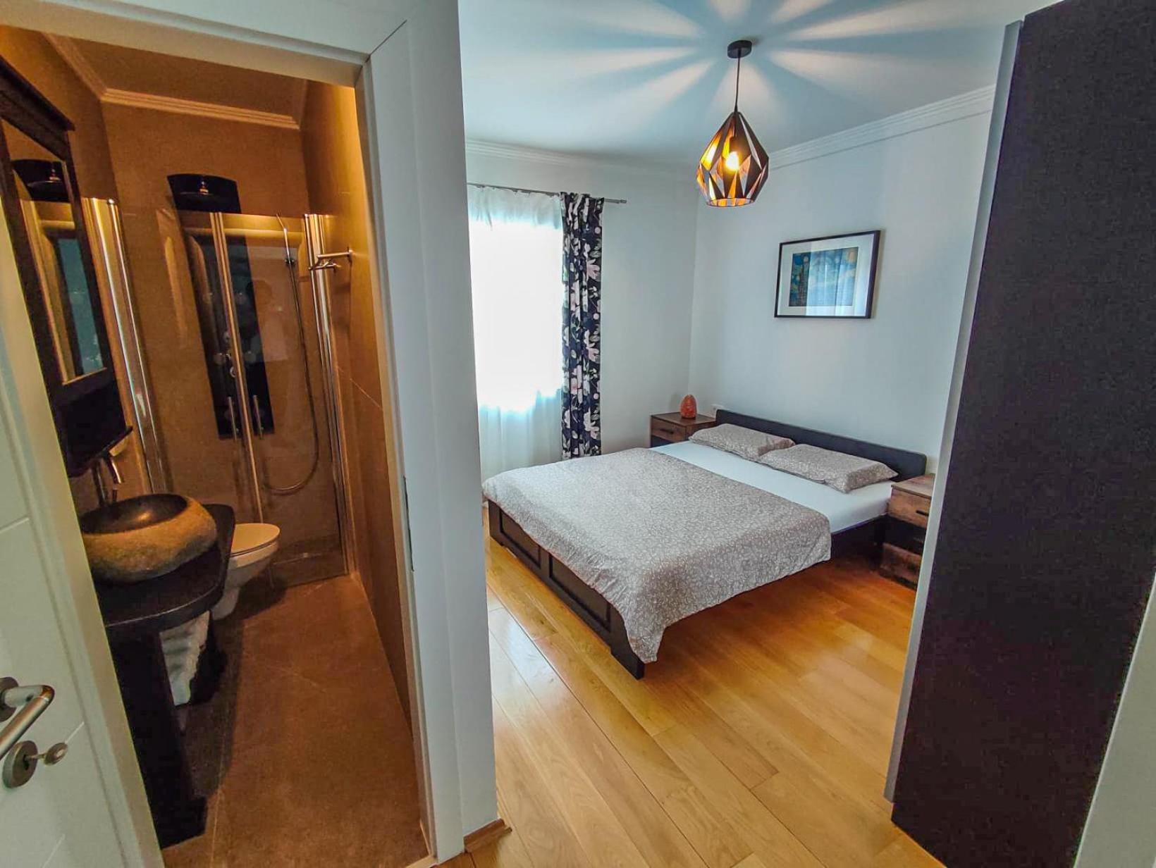 Apartment Amfora - Cozy And Modern For Up To 15 People, 100m From The Sea And