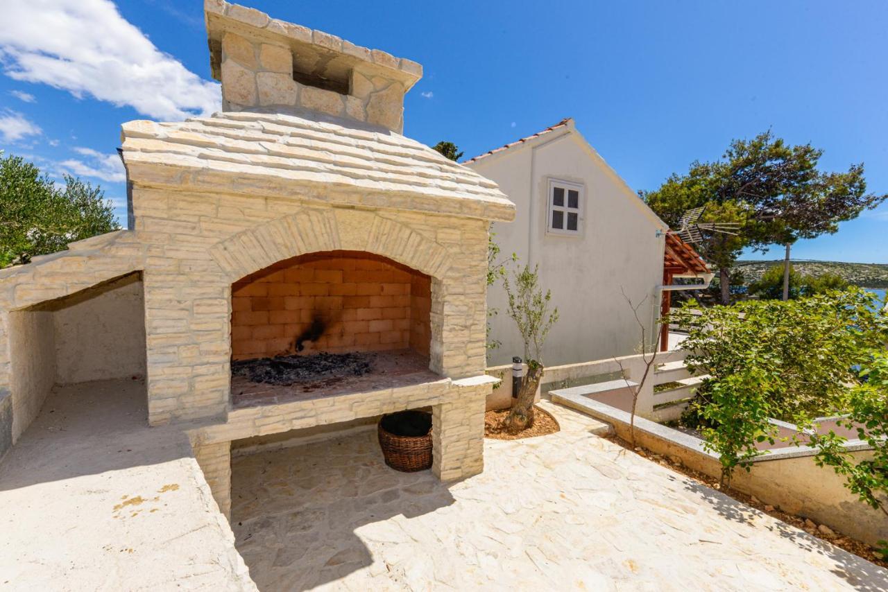 Apartment Amfora - Cozy And Modern For Up To 15 People, 100m From The Sea And *