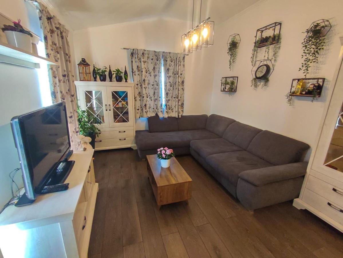 Apartment Amfora - Cozy And Modern For Up To 15 People, 100m From The Sea And Stara Novalja