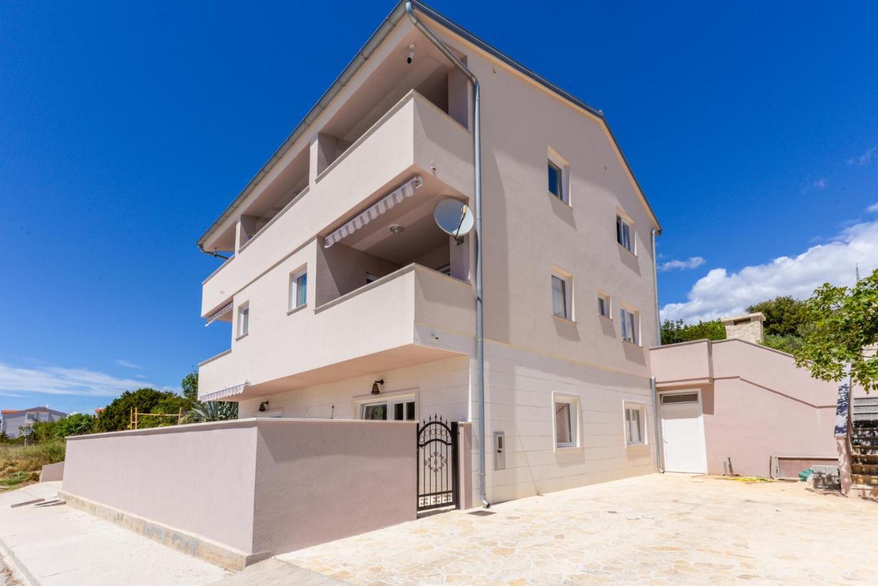 Amfora - Cozy And Modern For Up To 15 People, 100m From The Sea And Stara Novalja